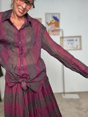 DEJA VU - Camicia oversize a righe  comodità e stile dal fascino rilassato bordeaux A25IS101/ BORDEAUX DEJA VU 