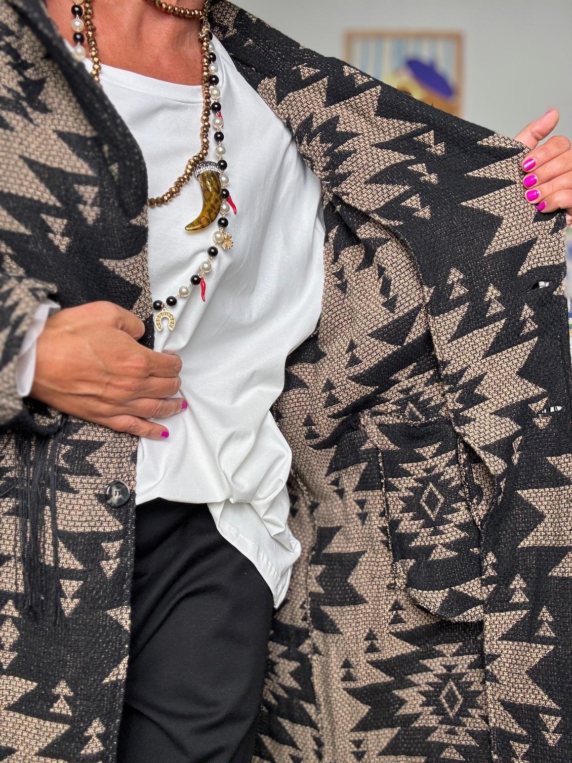 SUSY STAR - Cappotto fantasia con frange: originale, caldo e super trendy ST81695/ NERO SUSY STAR 