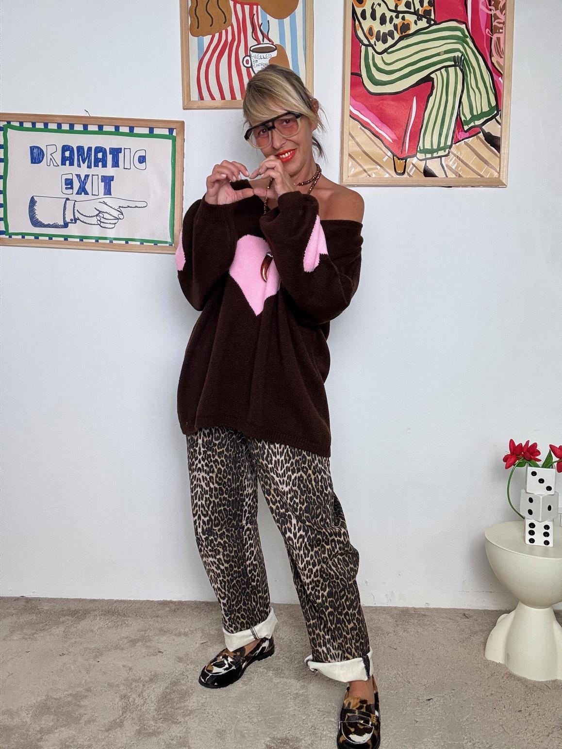 FEMALE - Maglia Oversize con Cuore  Coccola di Stile per Giornate da Amare MARRONE CM1387/ MARRONE FEMALE 