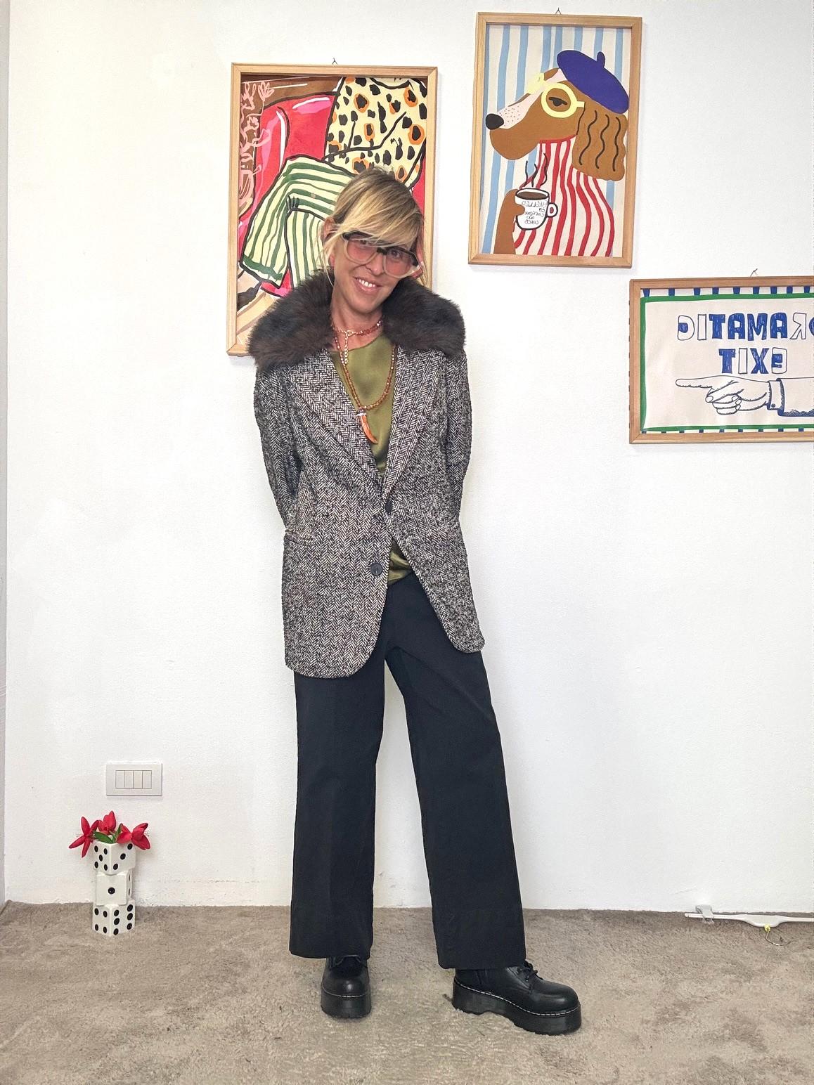 SUSY STAR -Giacca spigata con collo in pelliccia removibile: eleganza e versatilità STS515144/ NERO SUSY STAR 