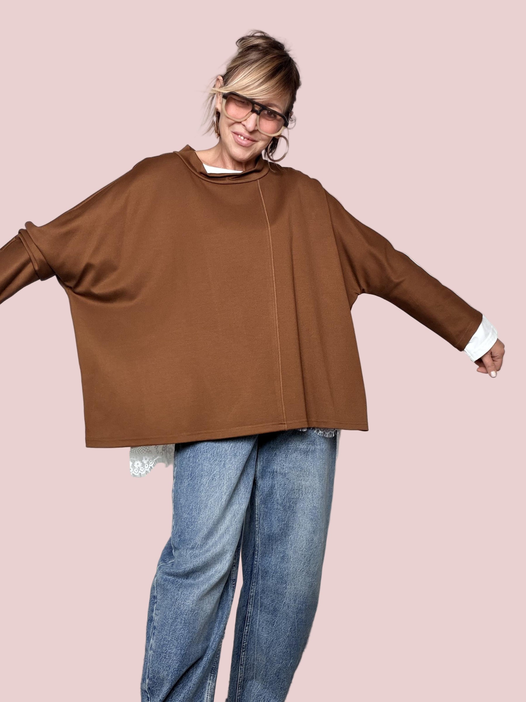 DEJA VU -  MAGLIA OVER MORBIDA CARAMELLO A25FH402/ CARAMELLO DEJA VU 