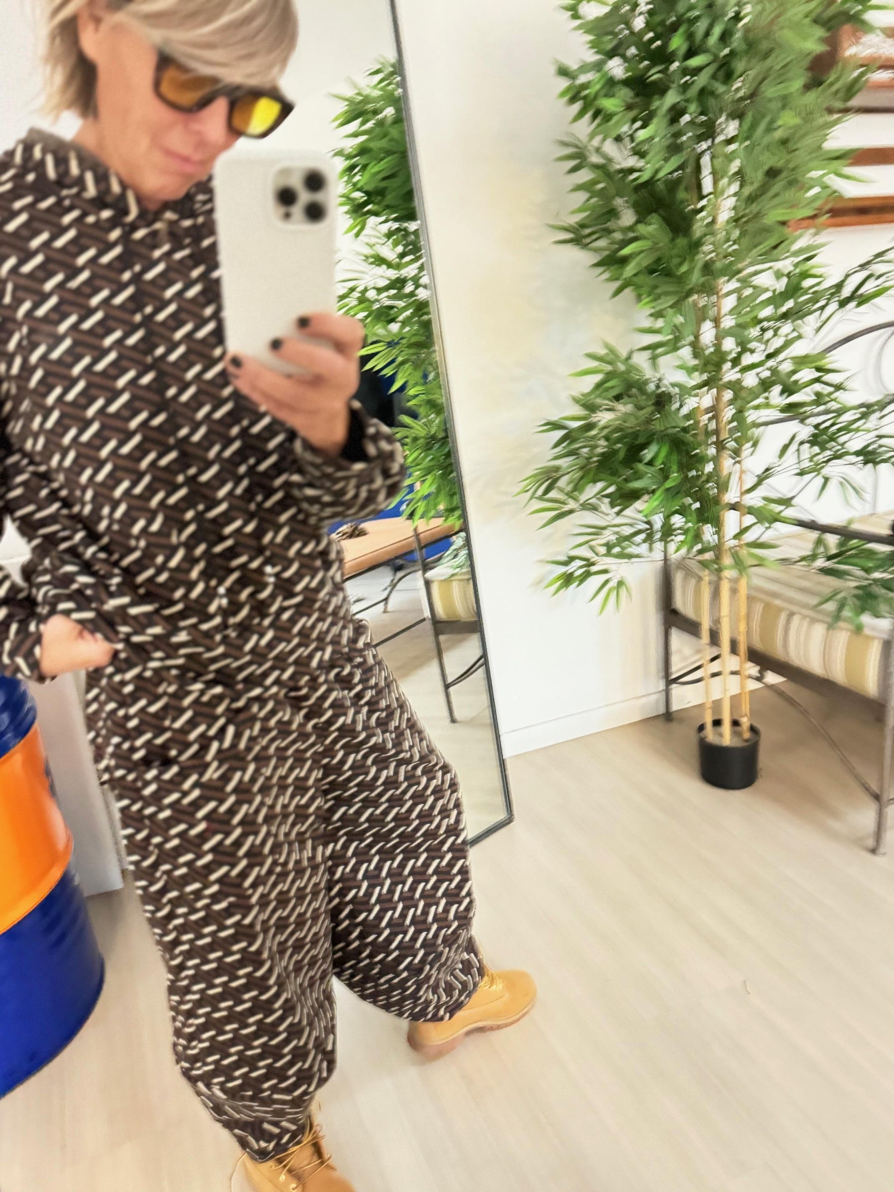 FEMALE - FELPA FANTASIA GEOMETRICA - NERO/MARRONE A2582/ FANTASIA FEMALE 