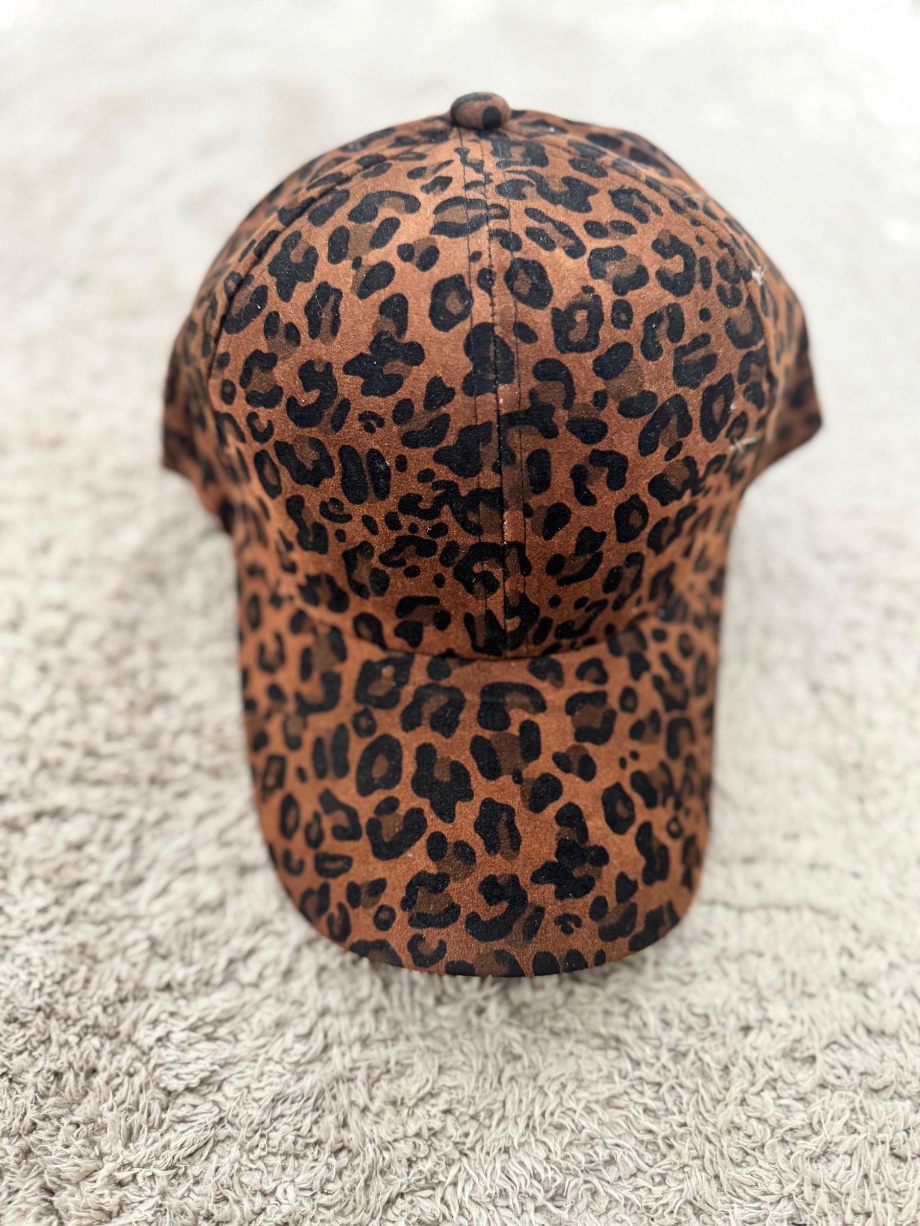 FEMALE - Cappellino animalier  Grinta e stile da portare in testa CAPPELLO ANIMALIER/ ANIMALIER FEMALE 