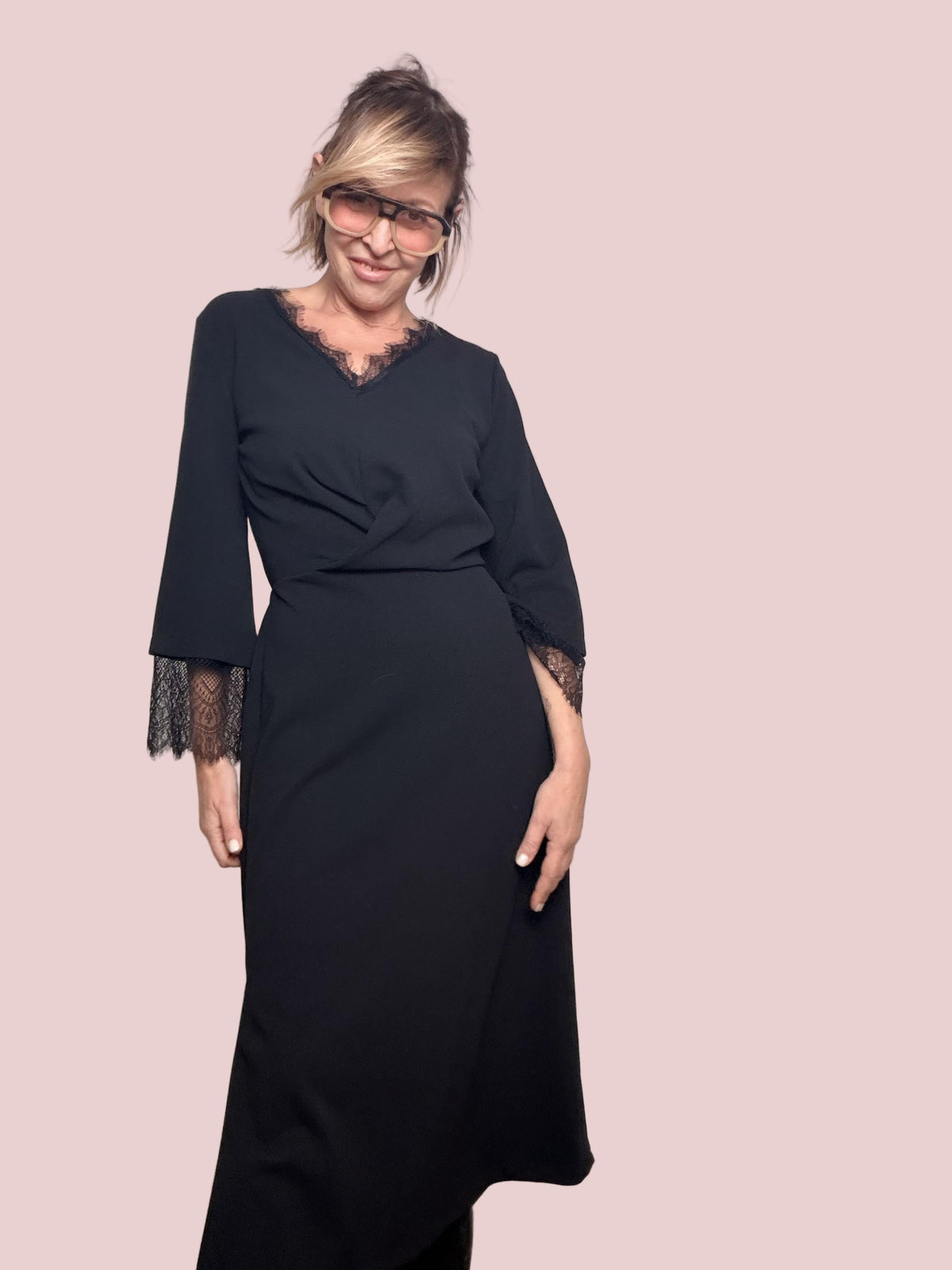 PHILIA LOFT - ABITO LUNGO CON PIZZO  ELEGANZA SENZA SFORZO P01P0843/ NERO PHILIA LOFT 