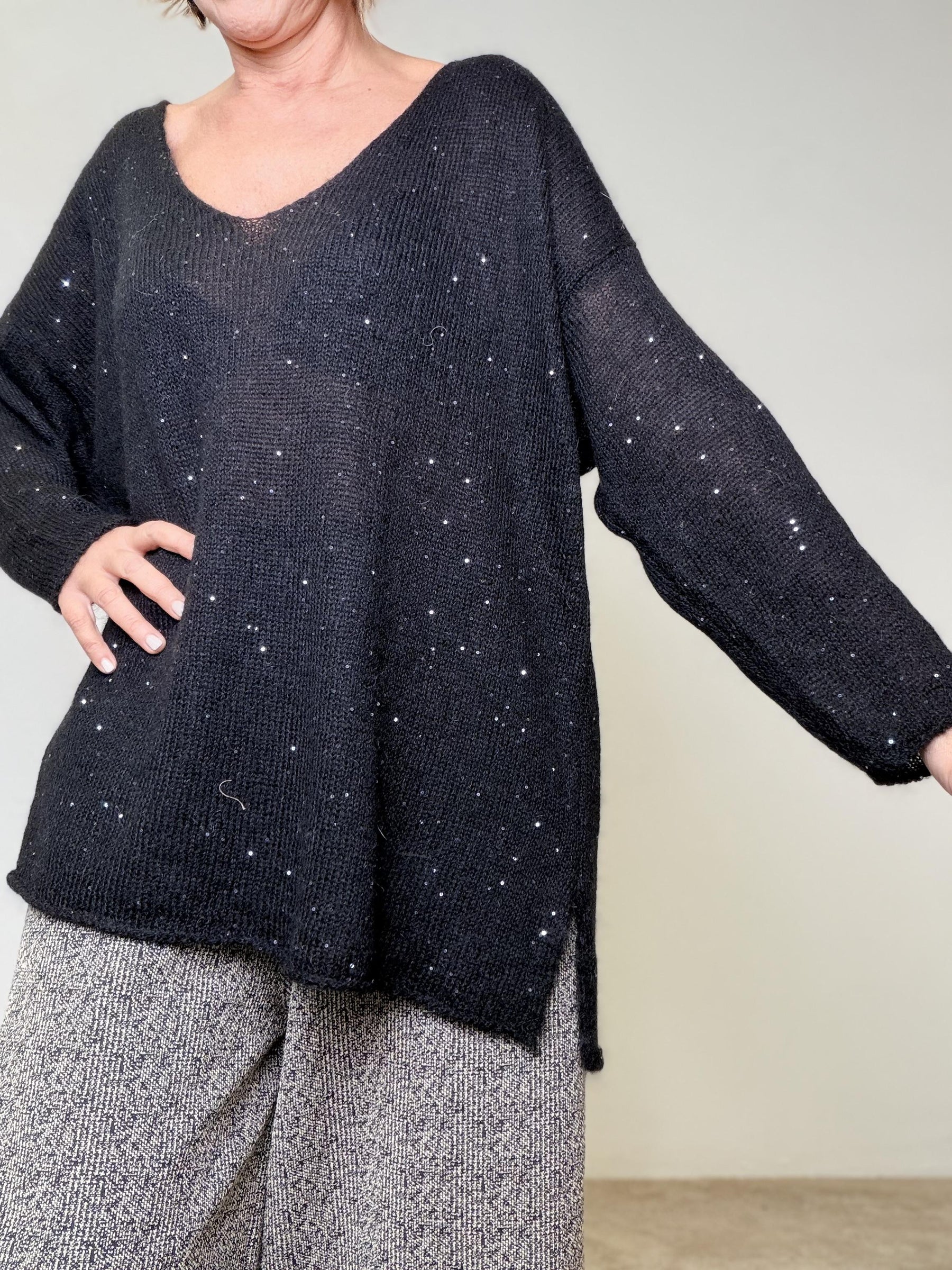 DEJA VU - Maglia Sparkle Soft  leggera, luminosa e super femminile A25VC411/ NERO DEJA VU 