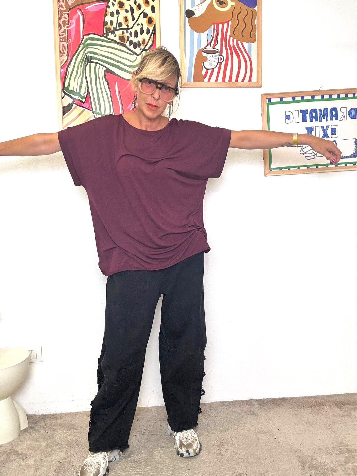 DEJA VU - Maglia oversize bordeaux  stile minimal comodo e versatile A24BU406/ BORDEAUX DEJA VU 