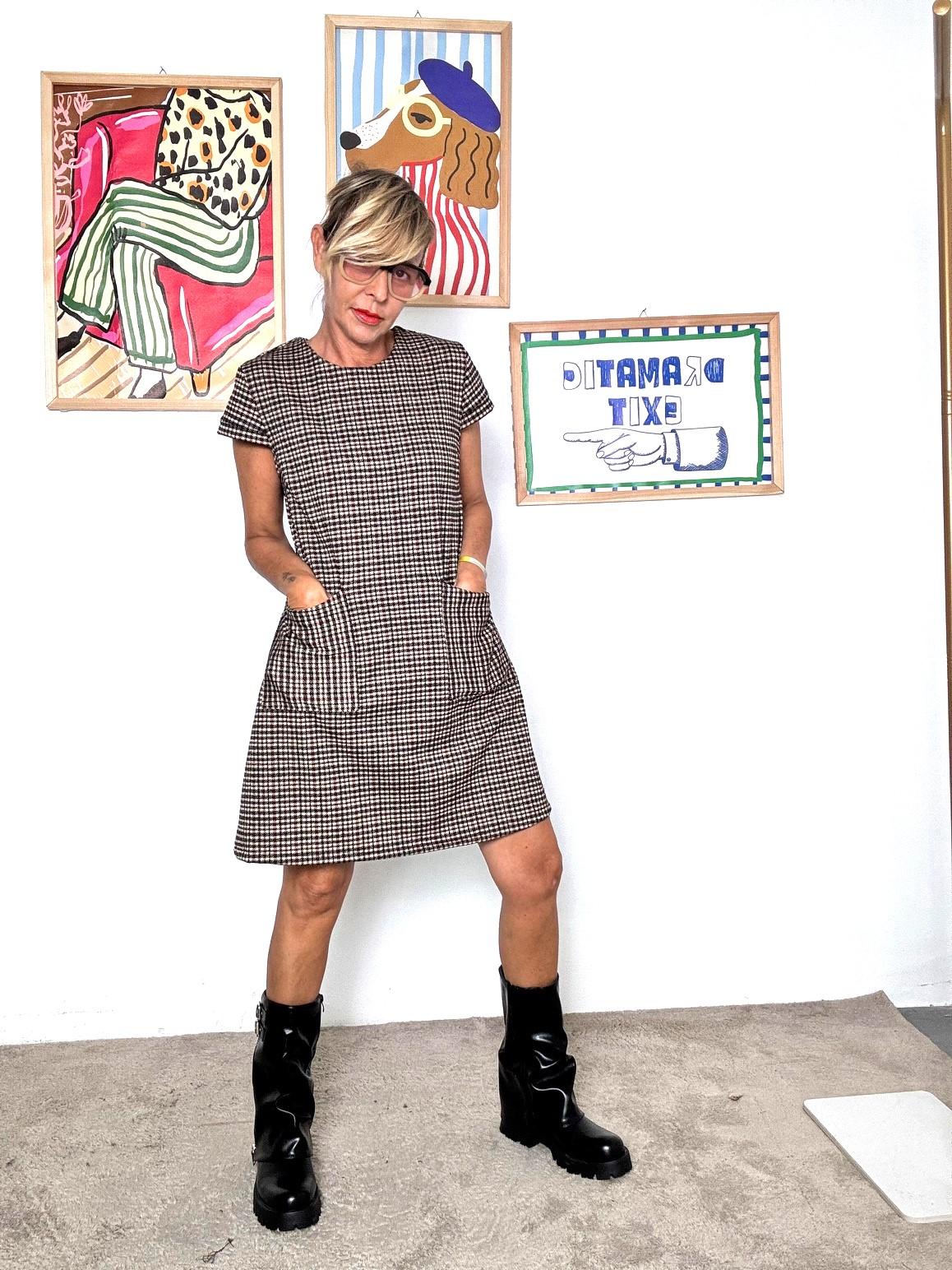 FEMALE - Abito corto a quadretti  casual chic con un tocco retrò 38622/ CHECK FEMALE 