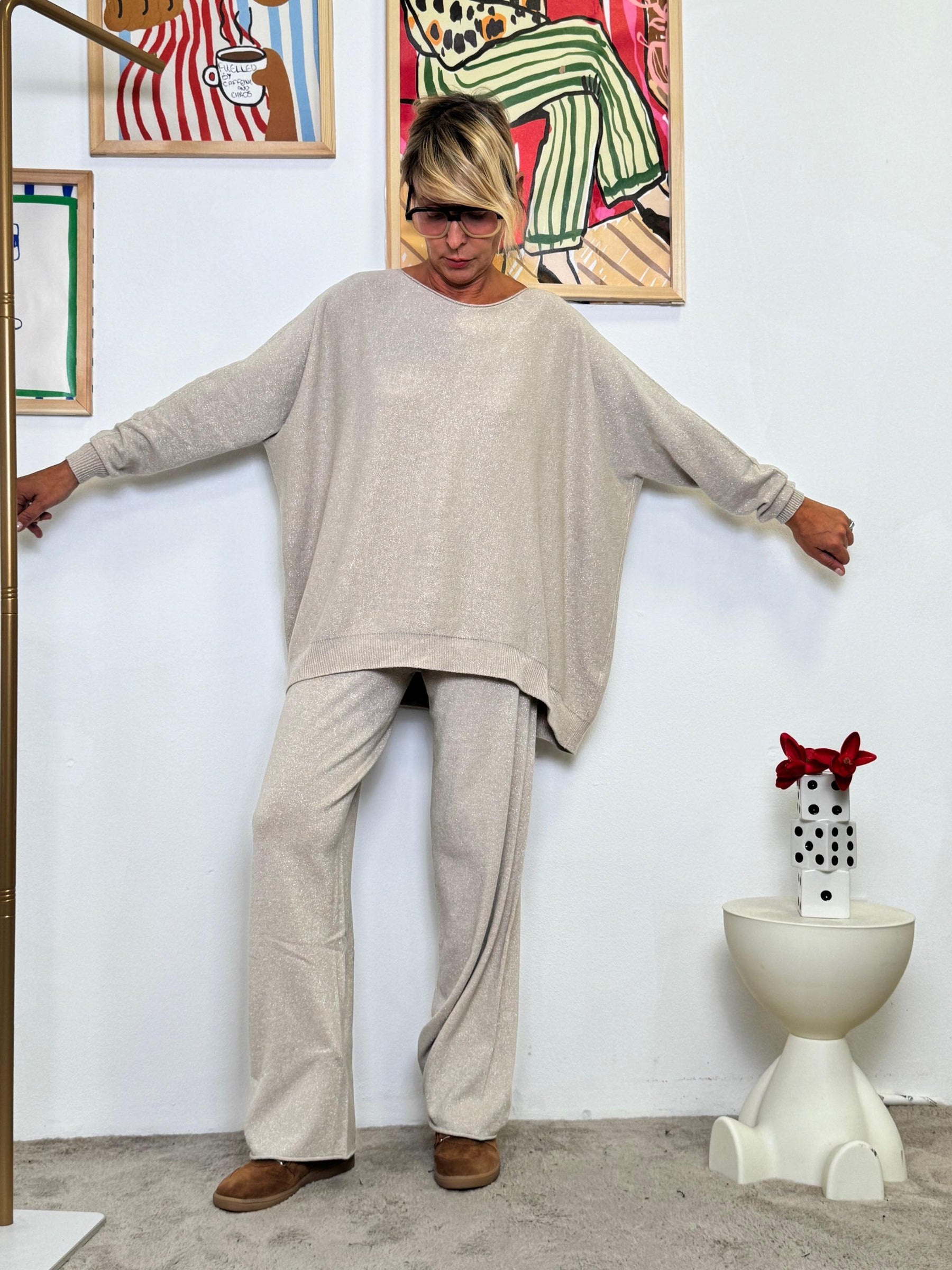 SUSY STAR - Maglia Oversize in Maglia Lurex  Soft & Sparkly BEIGE<BR/><BR/>Brilla con discrezione. ST22047LX/ BEIGE SUSY STAR 