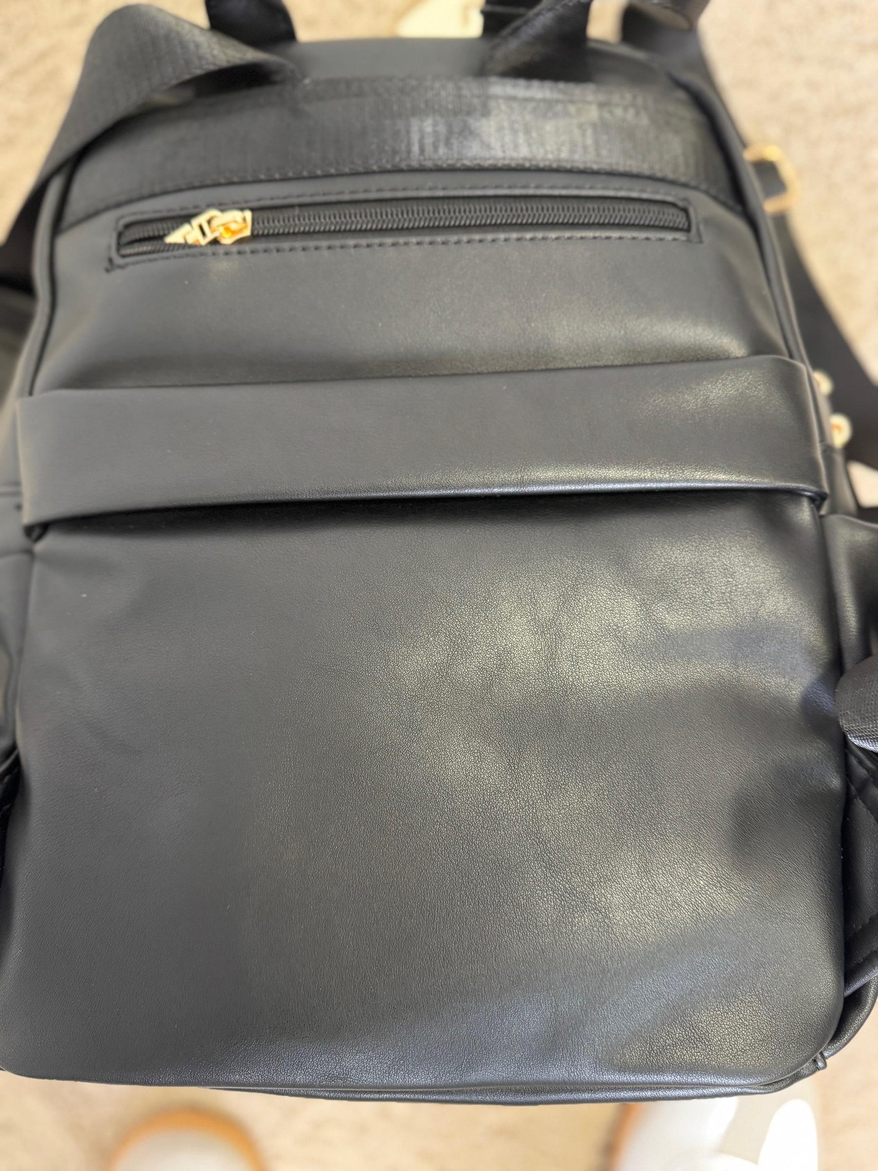 FEMALE - Zaino nero in ecopelle con nappina  pratico, chic e super capiente V190/ NERO VIVIENNE D 