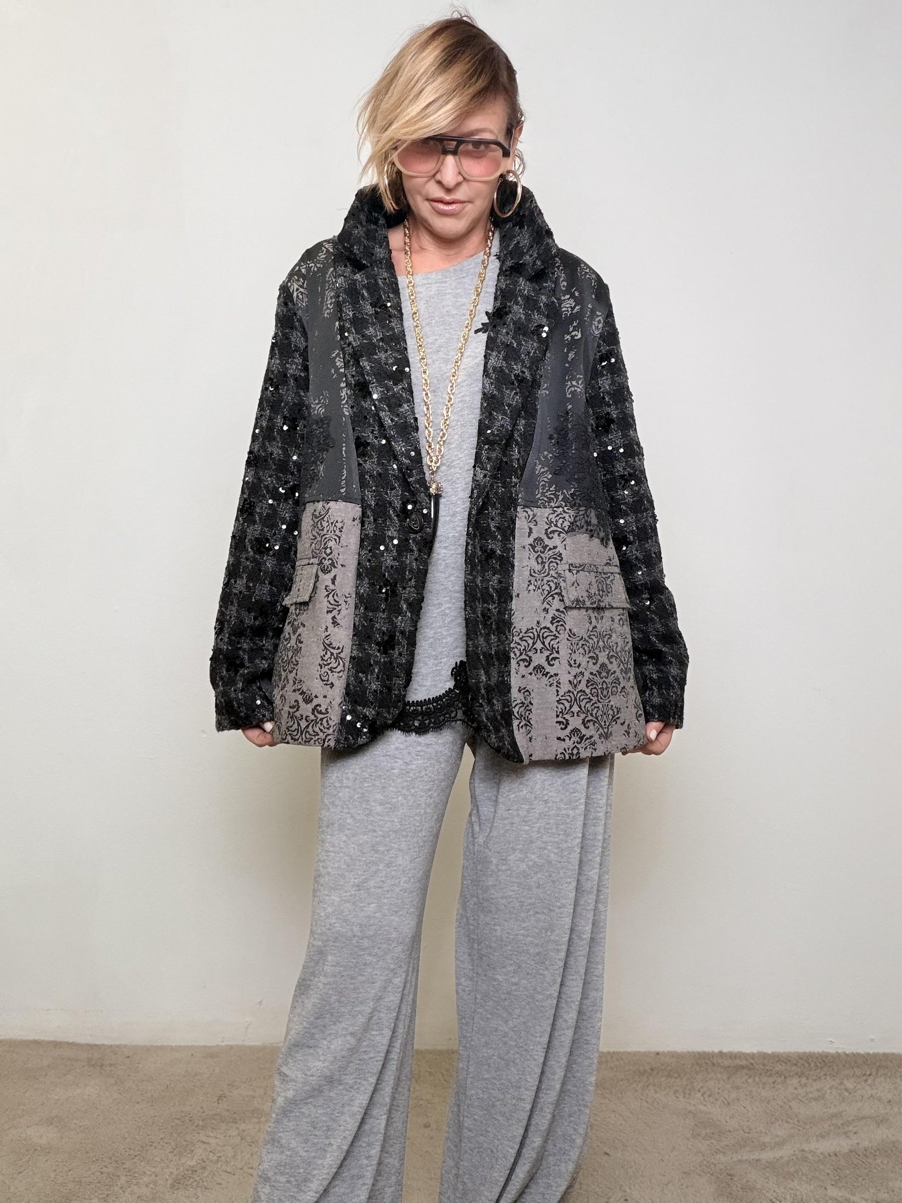 DEJA VU - Giacca Patch Mix  Ricami, luminosità e carattere senza sforzo A25DL620/ NERO DEJA VU 