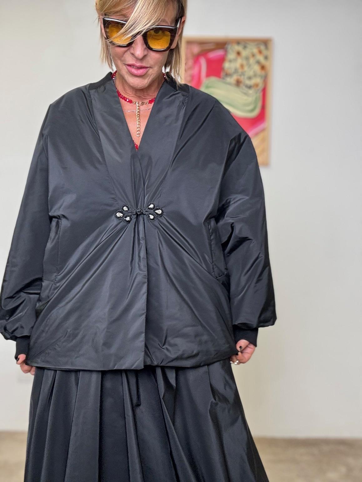 DEJA VU - KIMONO IMBOTTITO IN TAFTA A25DL611/ NERO DEJA VU 