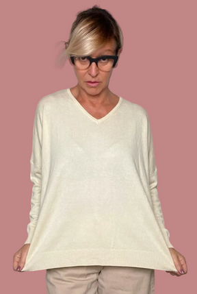 Maglia over con scollo a V in colore panna