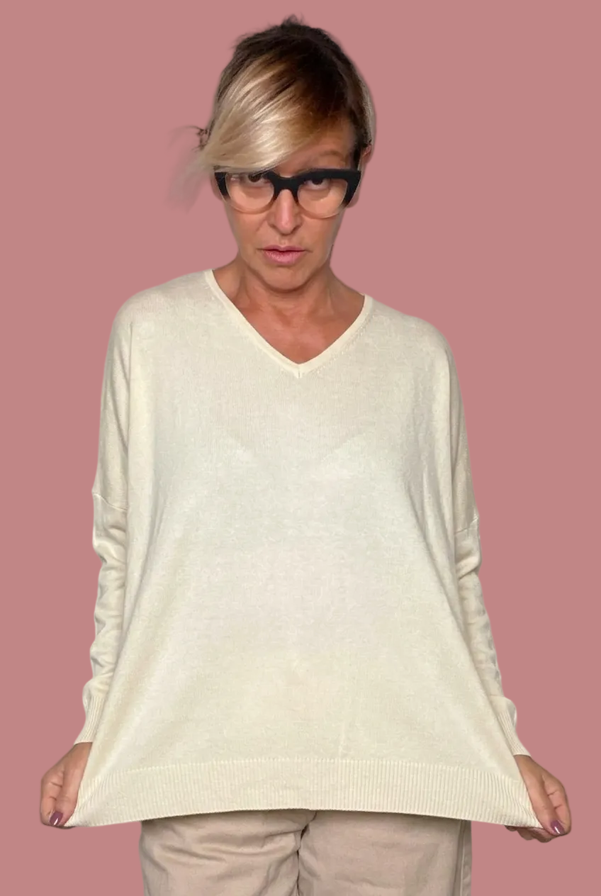 Maglia over con scollo a V in colore panna