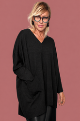 Maglia oversize in viscosa con scollo a V e tasca laterale