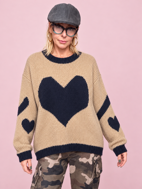 Maglia over con cuori e bordi a contrasto