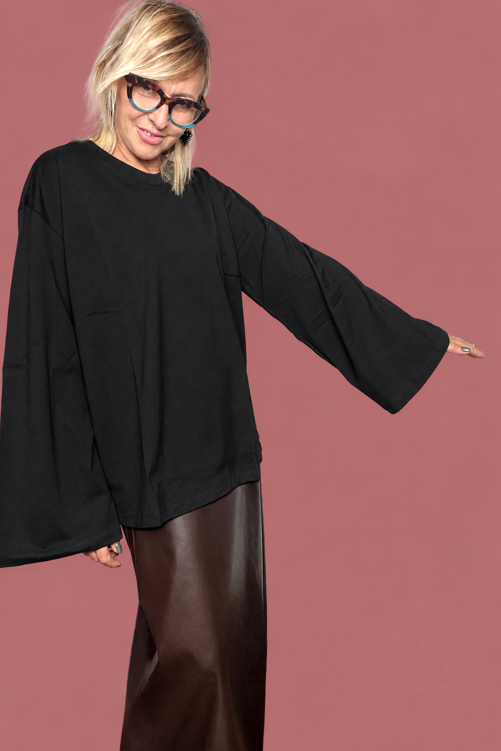 T-shirt oversize con maniche a campana e taschina