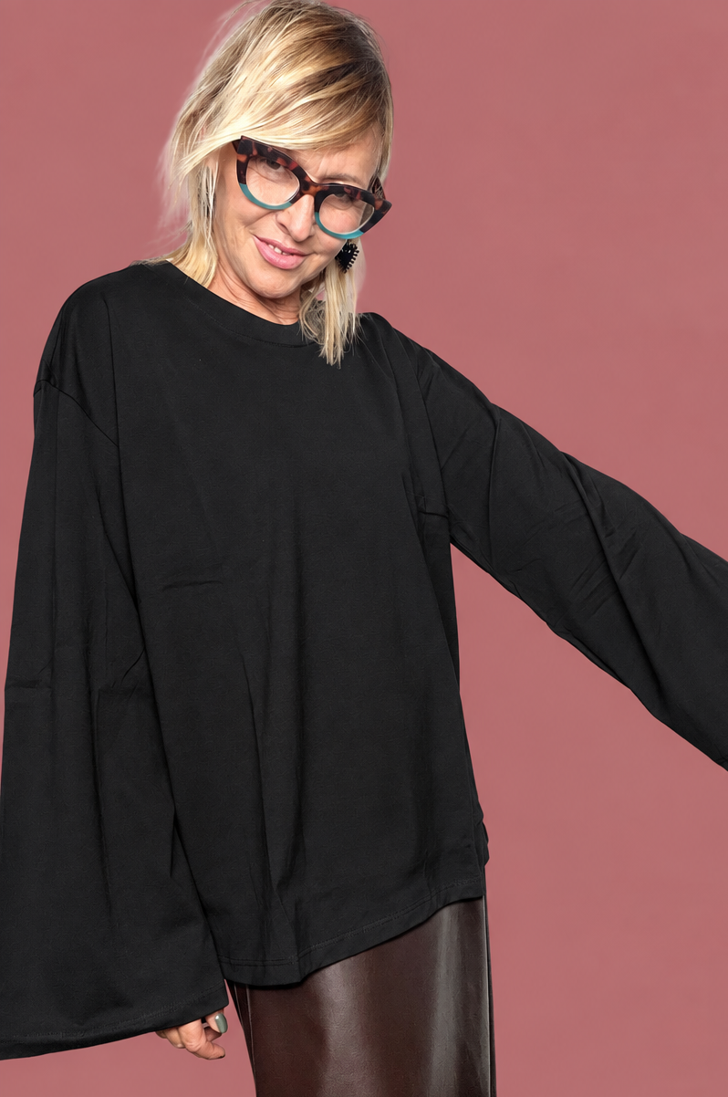 T-shirt oversize con maniche a campana e taschina