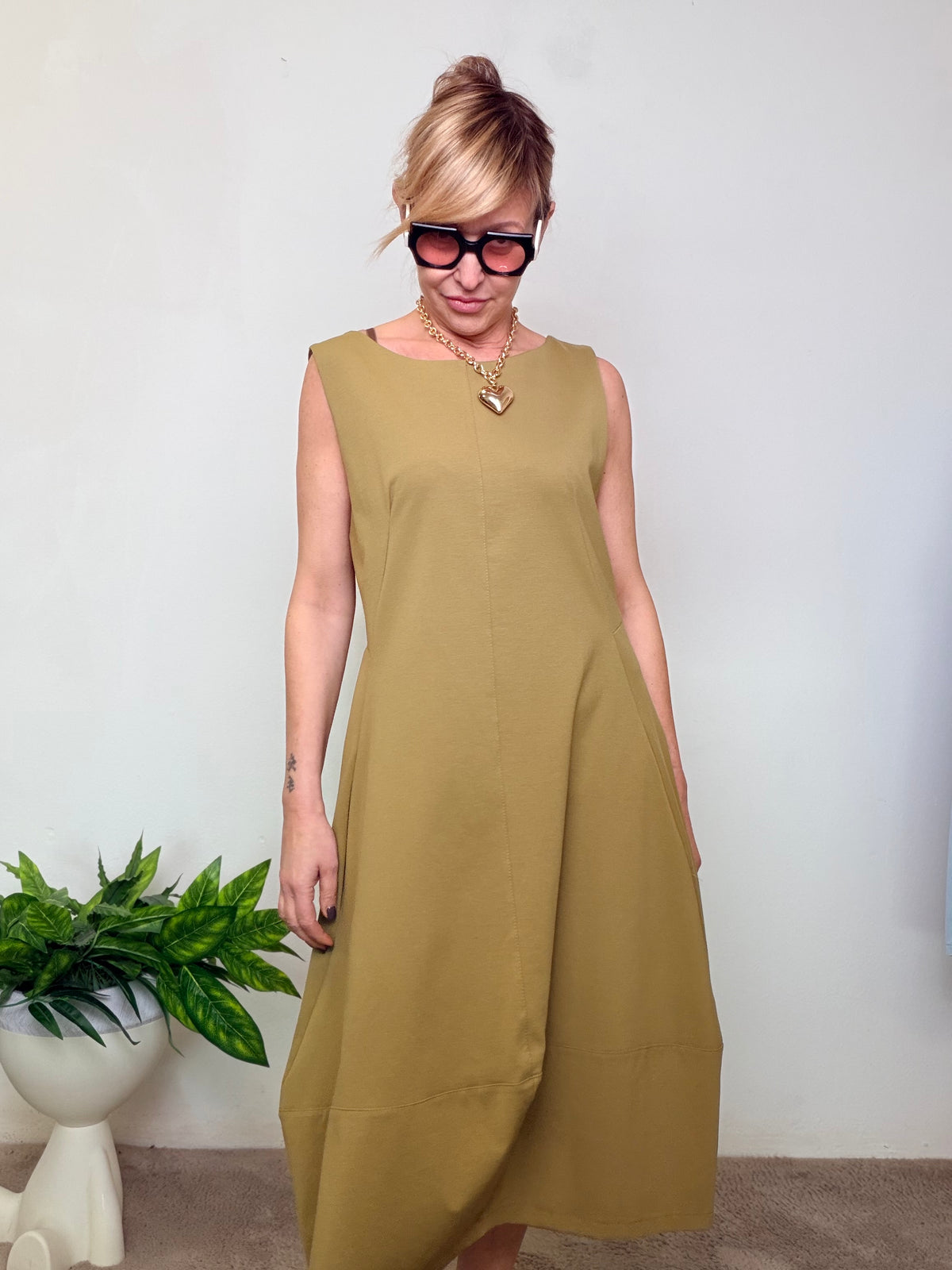 Abito Smanicato in Punto Milano con Tasche a Filo