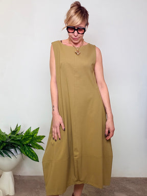 Abito Smanicato in Punto Milano con Tasche a Filo