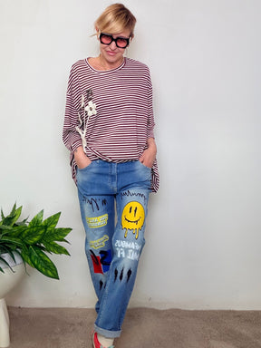 Jeans Boyfriend Customizzati con Patch e Stampe Street Art