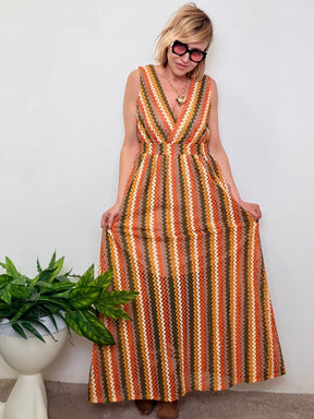 Abito Lungo Senza Maniche con Stampa Geometrica a Onde