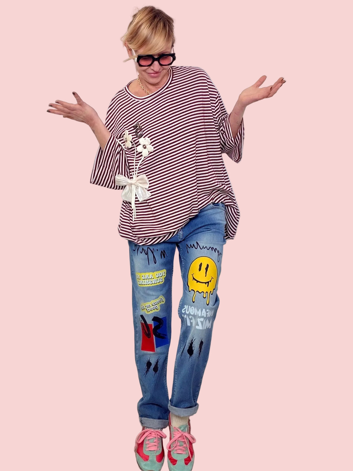 Jeans Boyfriend Customizzati con Patch e Stampe Street Art