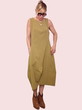 Abito Smanicato in Punto Milano con Tasche a Filo