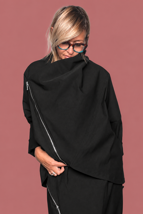 Giacca over elasticizzata con zip asimmetrica